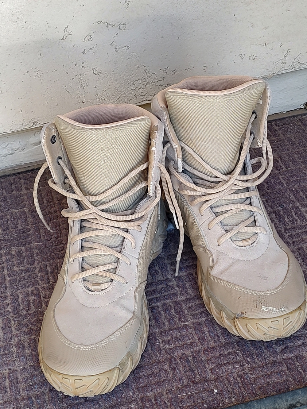 Oakley Men's Desert Tan Lace-Up Tactical Boots